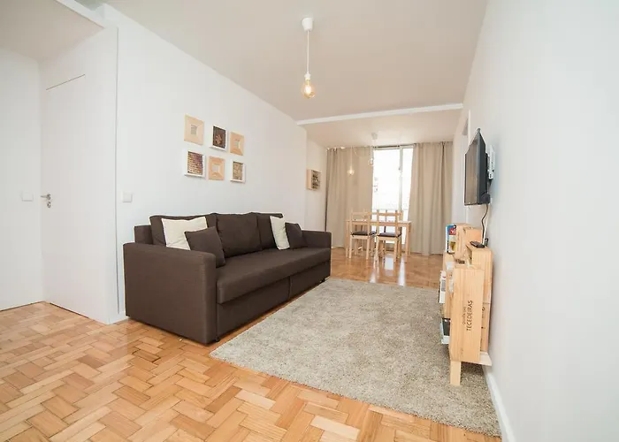 Guest Wine Experience Flat דירה *